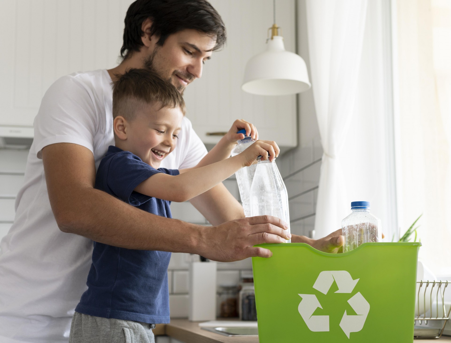 Por que a reciclagem não resolve os desafios gerados pelo uso excessivo de plásticos?