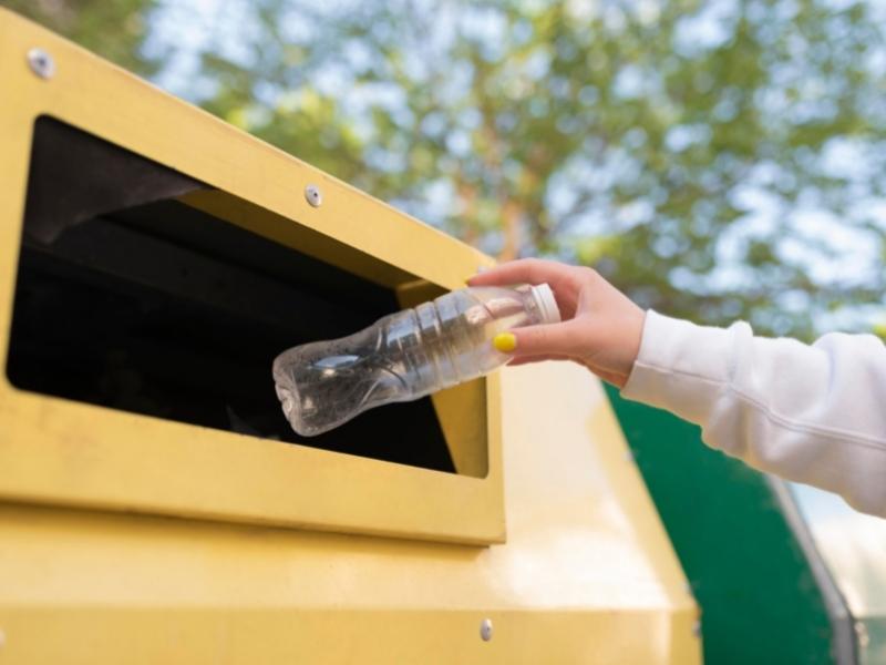 Você sabe o que são os números existentes dentro dos símbolos de reciclagem?